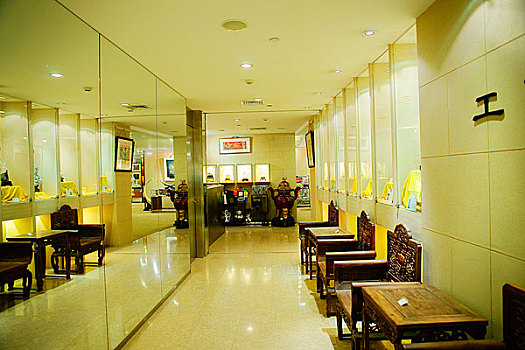 rong bach kim vip