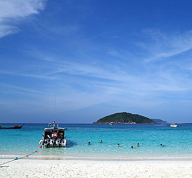 lo song thu hom nay
