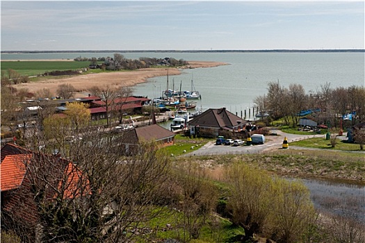 quay thu